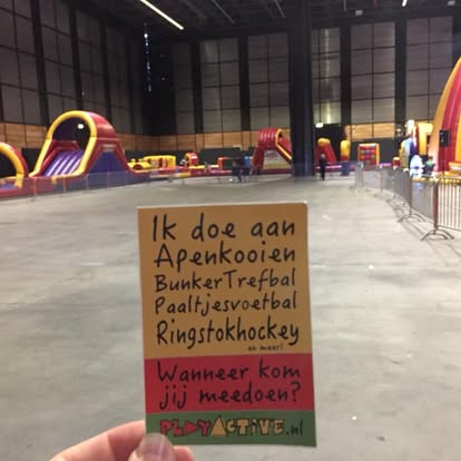 PlayActive flyer in sporthal